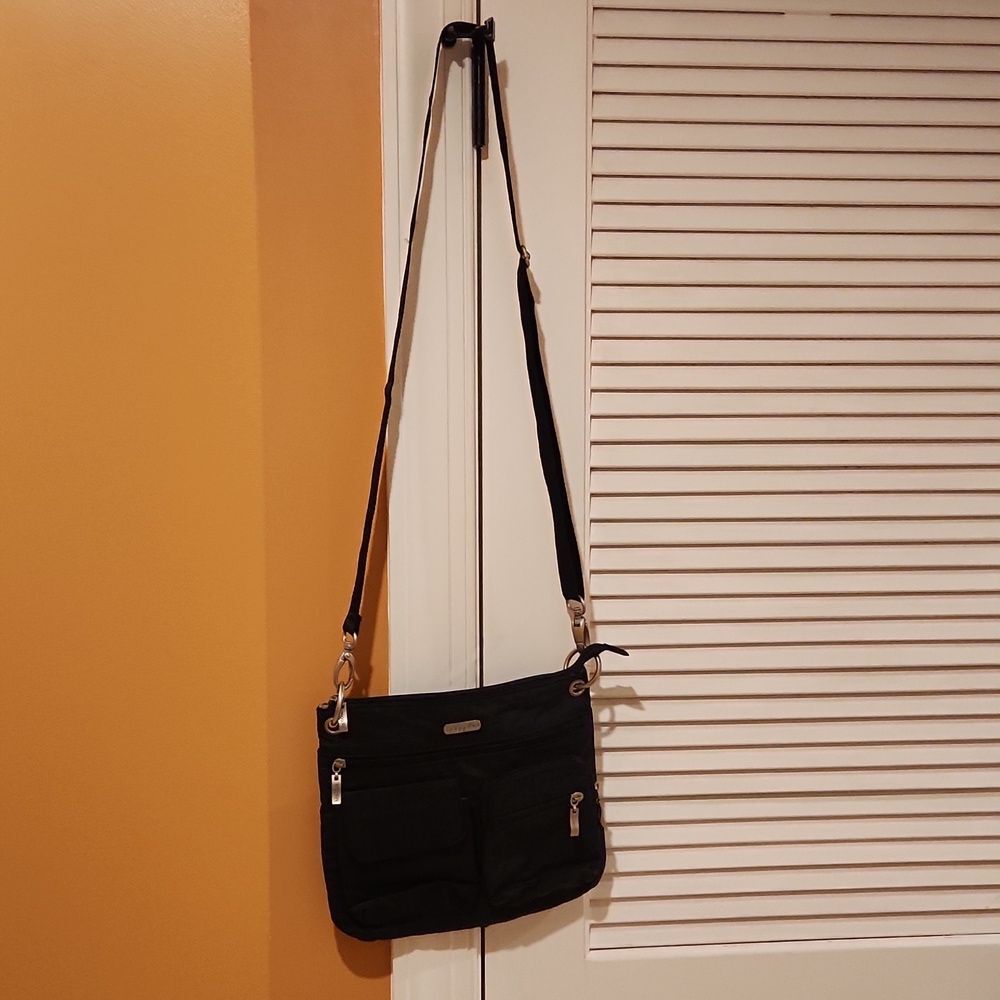 Baggallini Hobo Black Nylon Crossbody Bag w/ Front Pockets